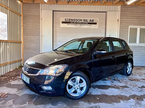 Kia Ceed 2010 photo 2