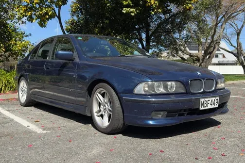 BMW 525