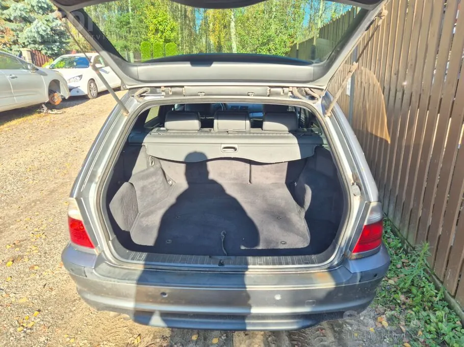 BMW 330 2005 photo 4