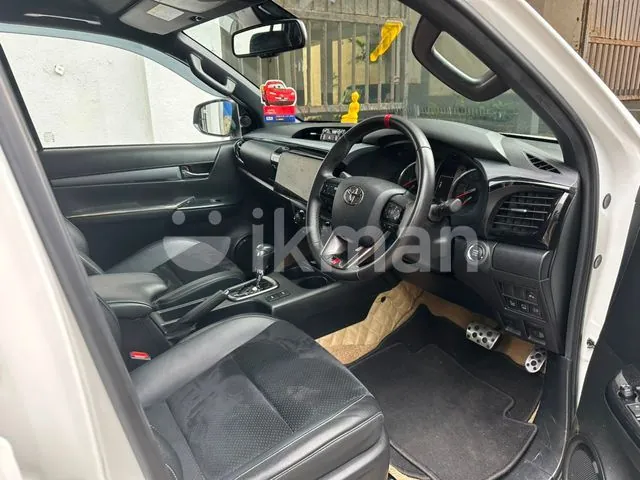 Toyota Hilux 2024 photo 4