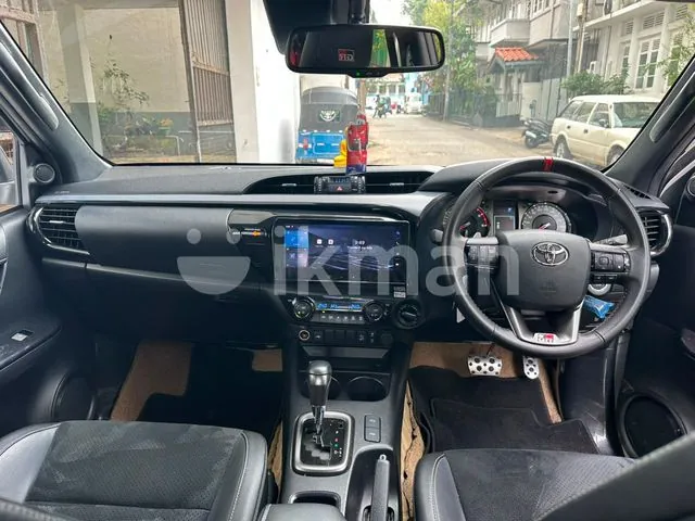 Toyota Hilux 2024 photo 3