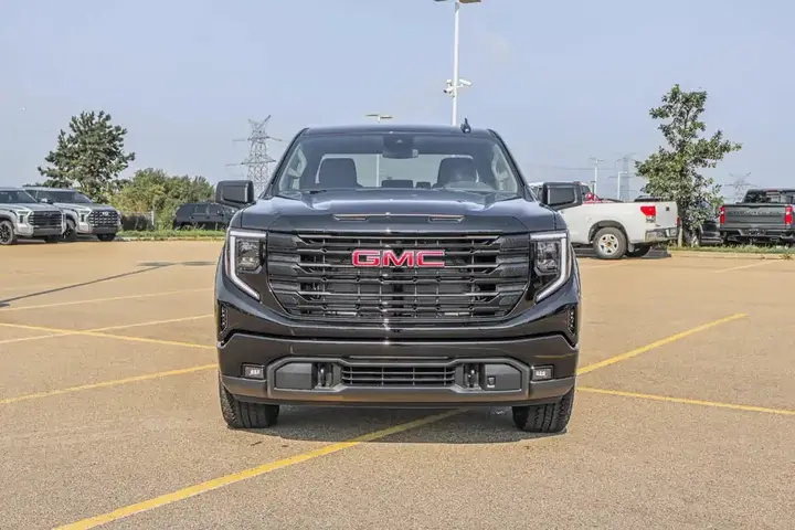 GMC Sierra 1500 2026 photo 2