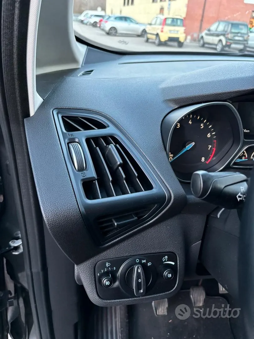 Ford C-Max 2016 photo 4