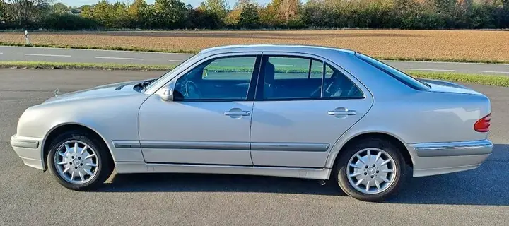 Mercedes-Benz E 200 Kompressor W210 Elegance