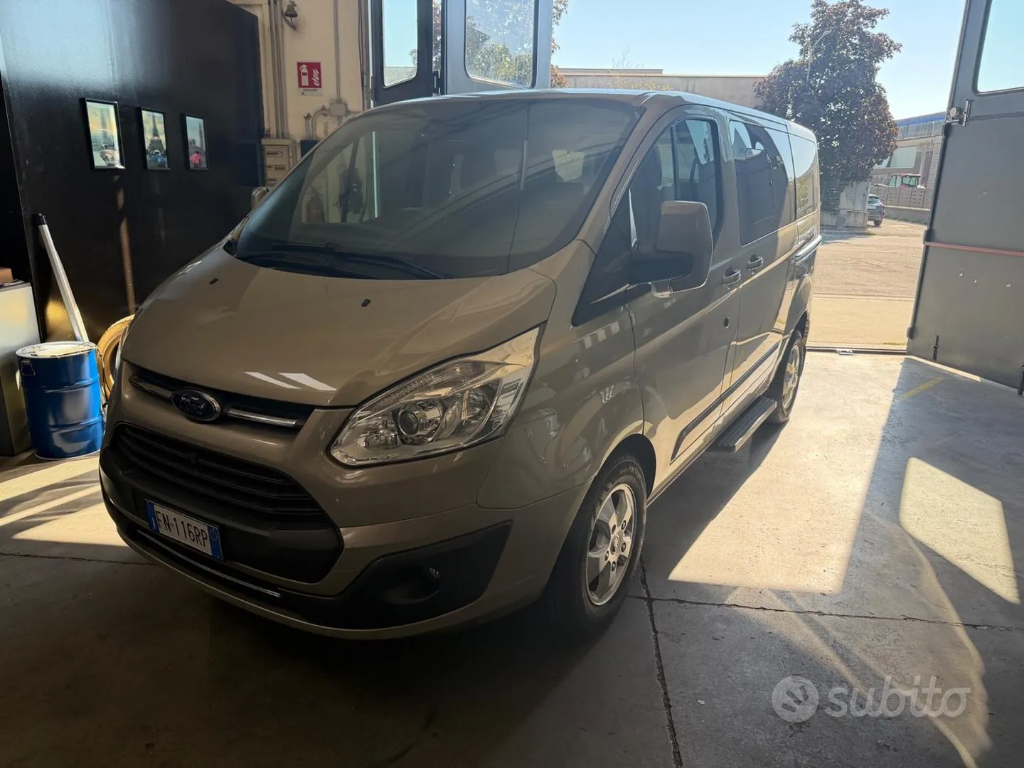 Ford Tourneo Custom 2018 photo 2
