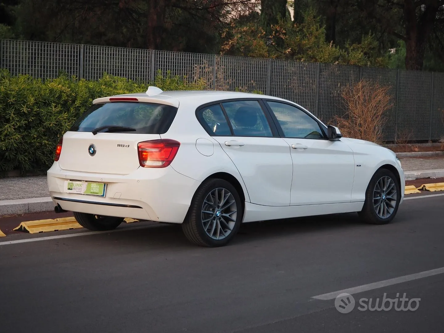 BMW 118D Sport 2012 photo 2