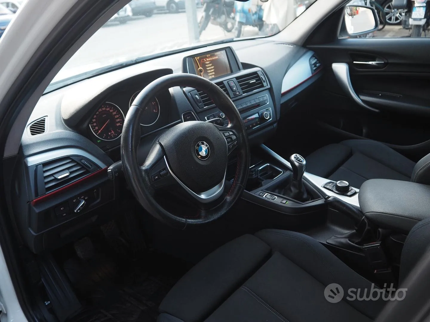 BMW 118D Sport 2012 photo 4