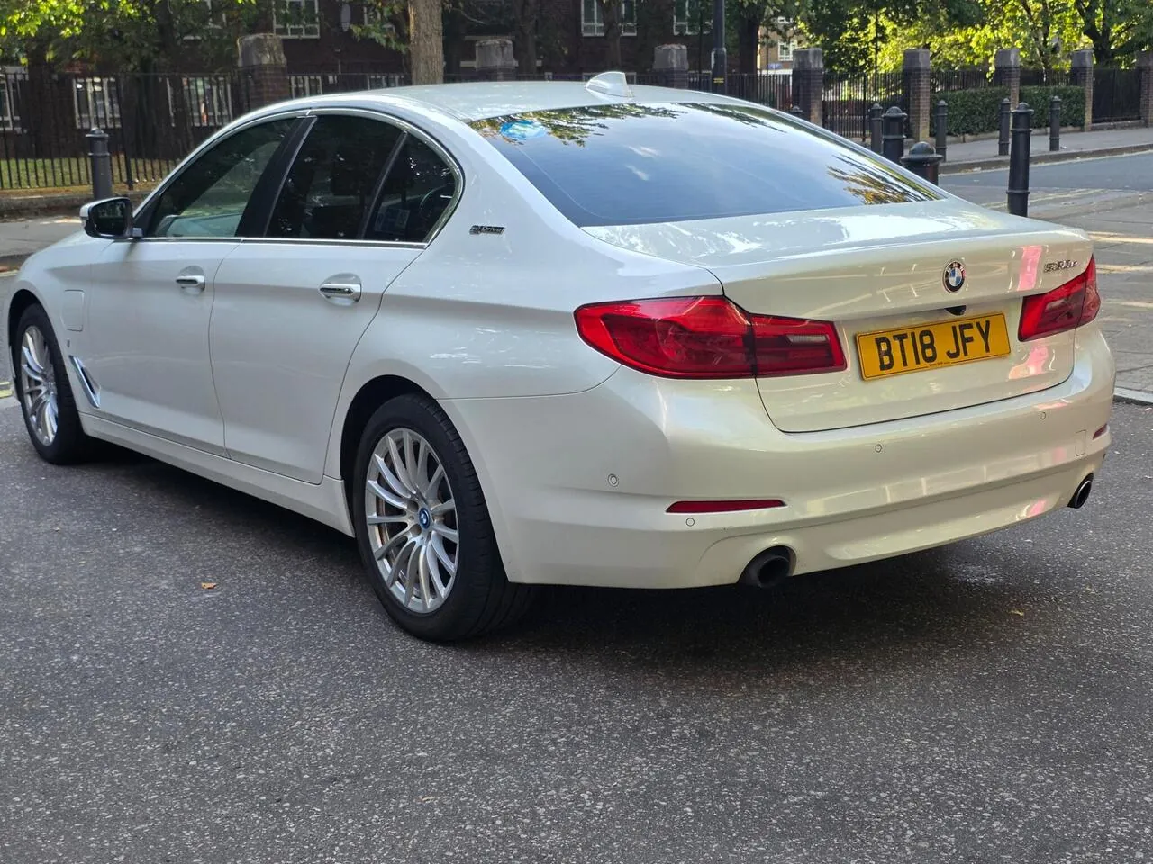 BMW 5 Series 2018 photo 3