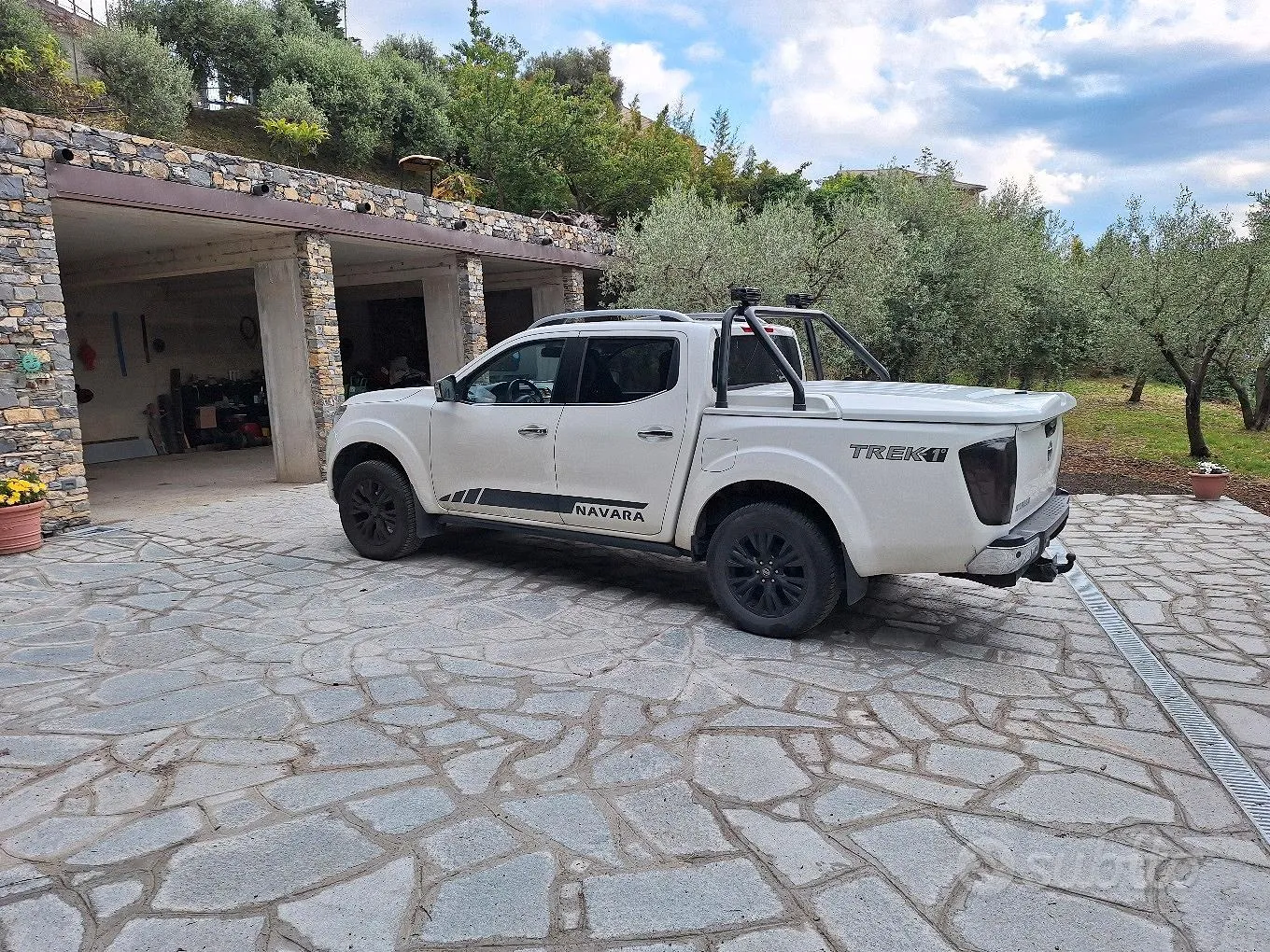 Nissan Navara 2017 photo 2