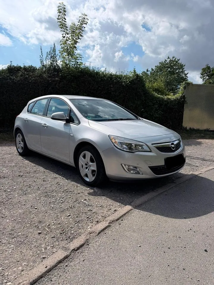 Opel Astra J