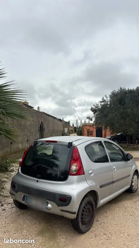 Peugeot 107 2008 photo 2