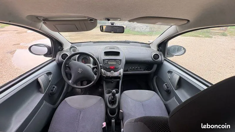 Peugeot 107 2008 photo 3