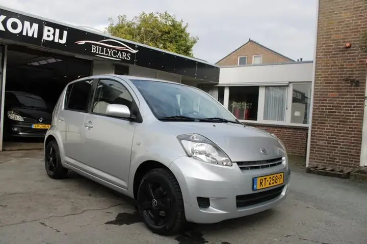 Daihatsu Sirion 2009 photo 3
