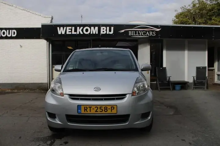Daihatsu Sirion 2009 photo 2
