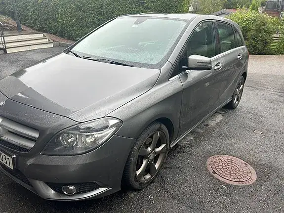 Mercedes-Benz B 180 2012 photo 5