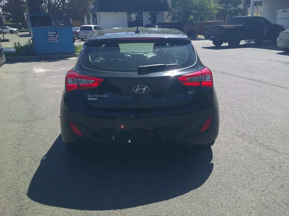 Hyundai Elantra Gt 2016 photo 4