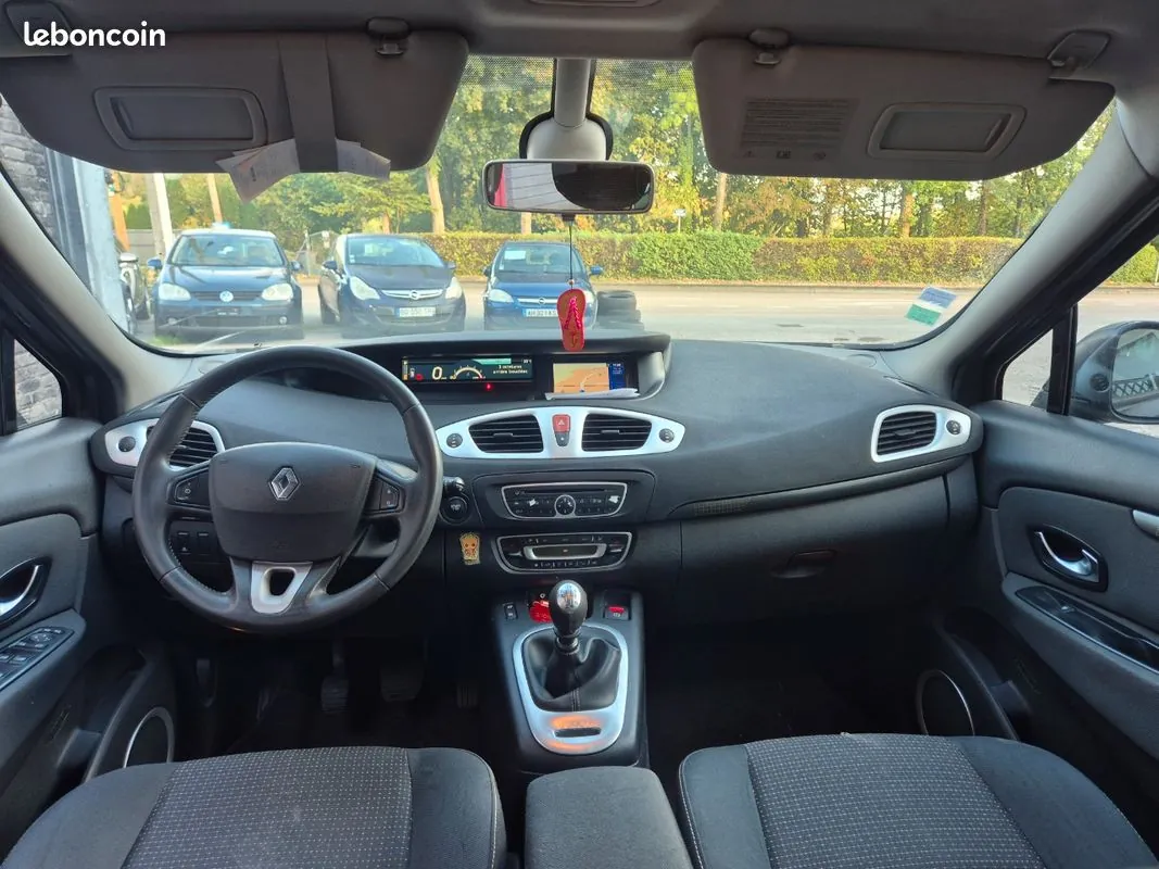 Renault Scenic 2010 photo 4