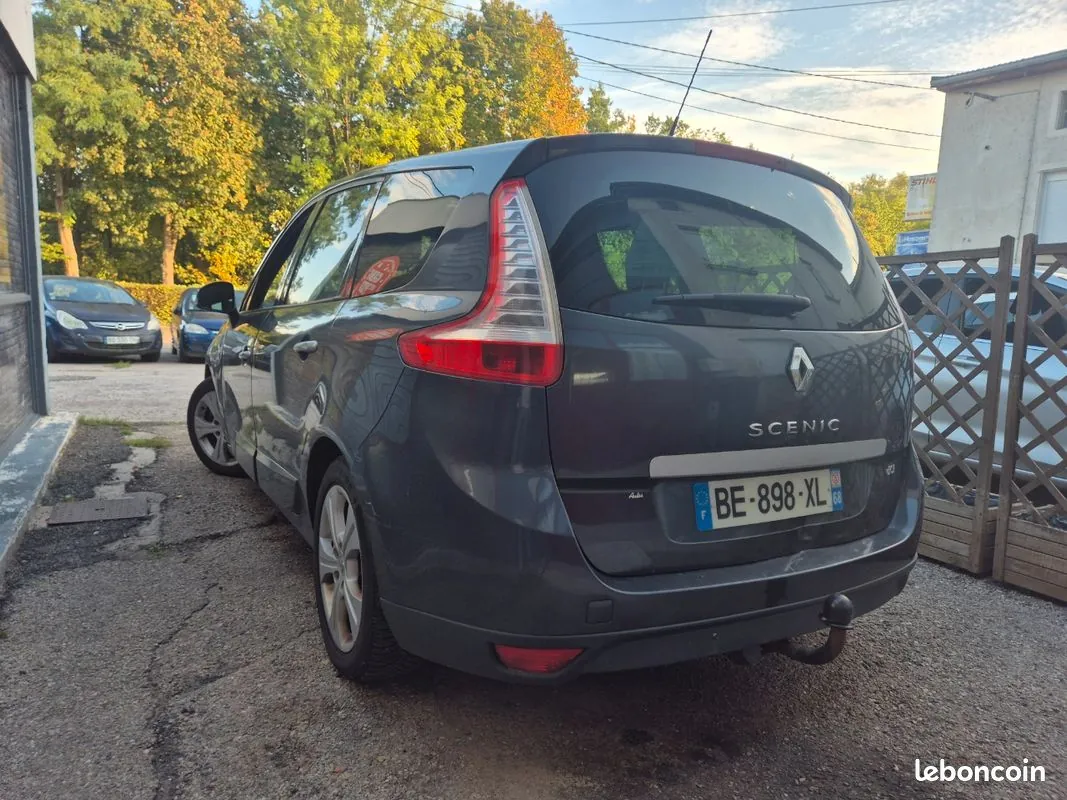 Renault Scenic 2010 photo 2