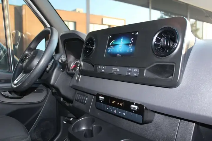 Mercedes-Benz Sprinter 2024 photo 3