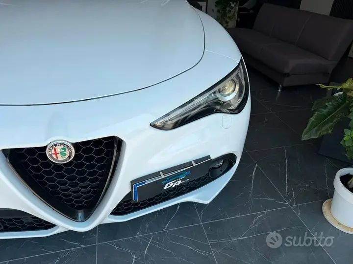 Alfa Romeo Stelvio 2022 photo 2