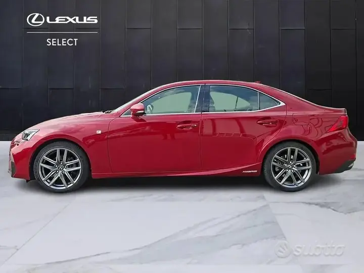 Lexus Is 300 2018 photo 5