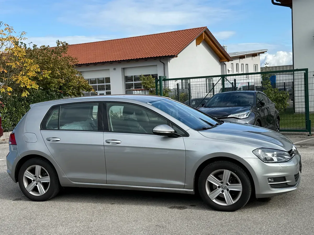 Volkswagen Golf 2013 photo 2