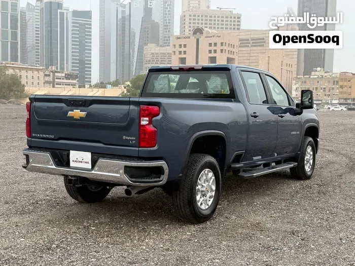 Chevrolet Silverado 2025 photo 2