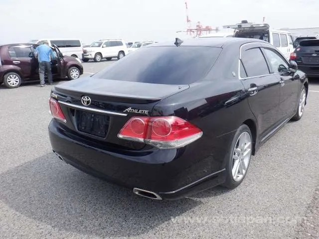 Toyota Crown 2011 photo 4