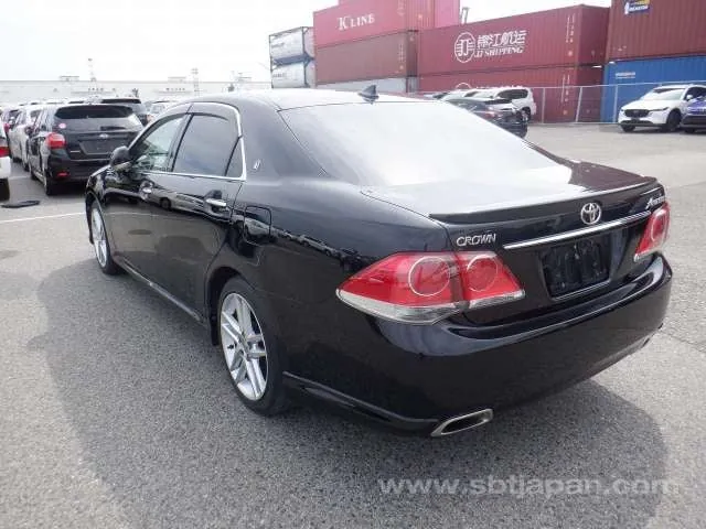 Toyota Crown 2011 photo 3