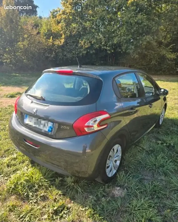 Peugeot 208 2013 photo 3