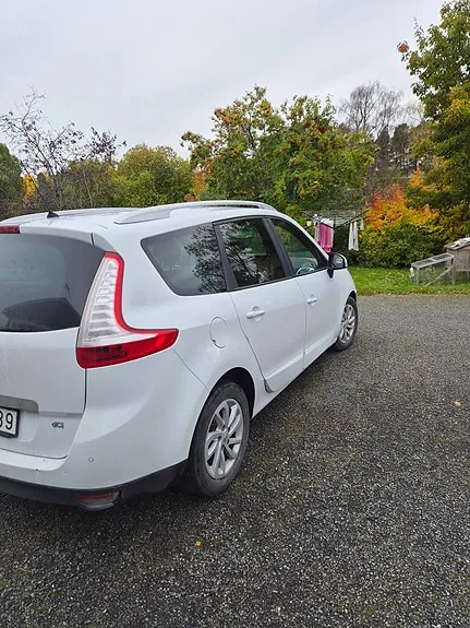 Renault Grand Scenic 2014 photo 2