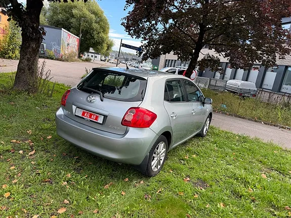 Toyota Auris 2008 photo 2