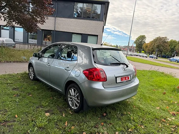 Toyota Auris 2008 photo 4