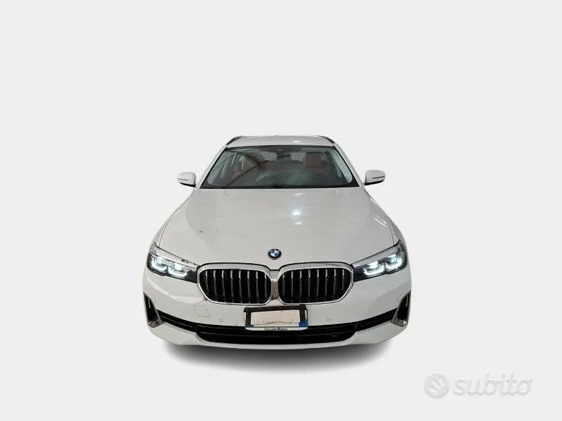 BMW 520 2023 photo 2