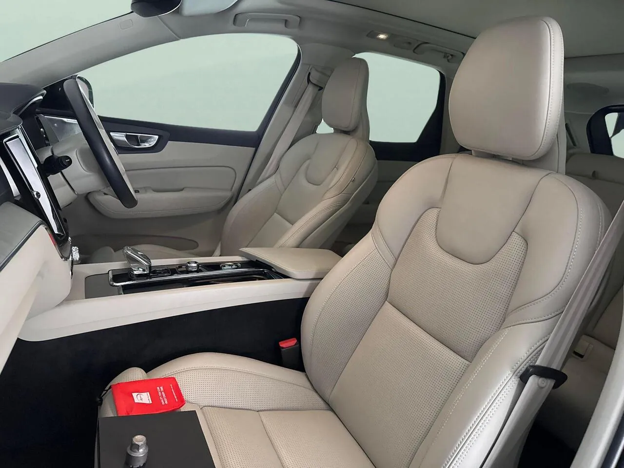 Volvo Xc60 2023 photo 4