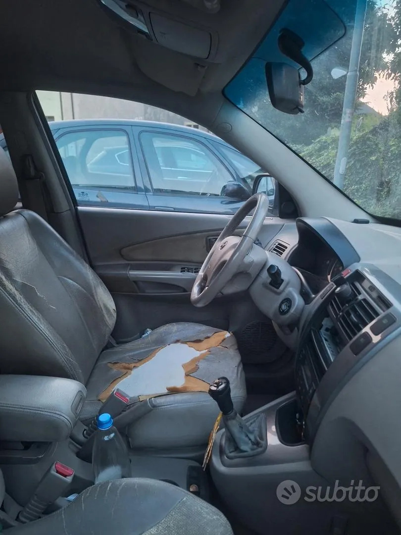 Hyundai Tucson 2004 photo 2