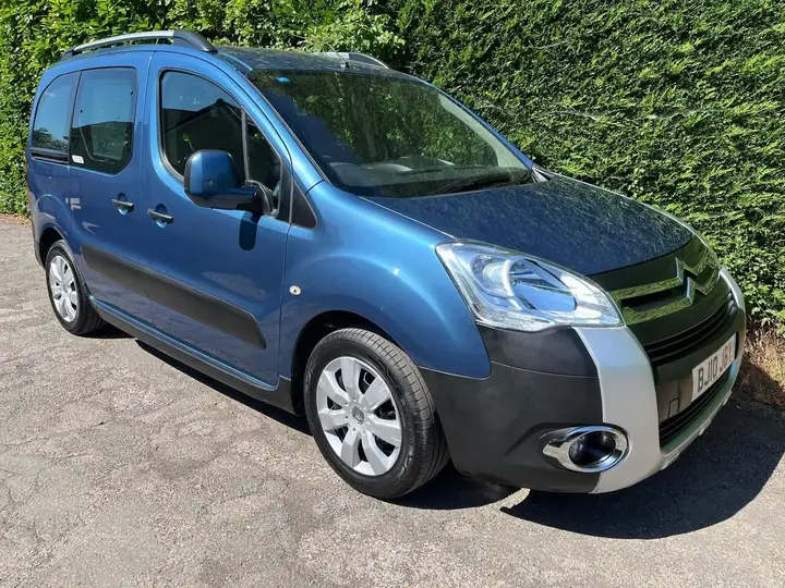 Citroen Berlingo 2010 photo 2