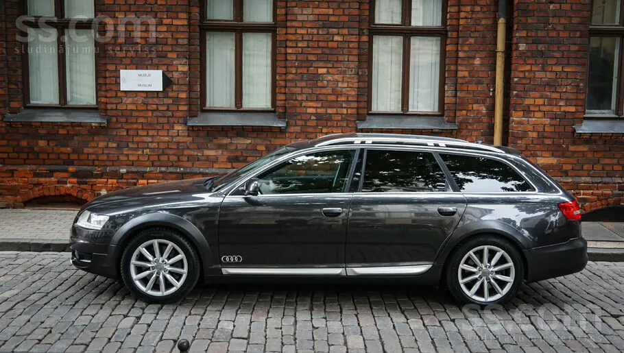 Audi Allroad 2011 photo 2