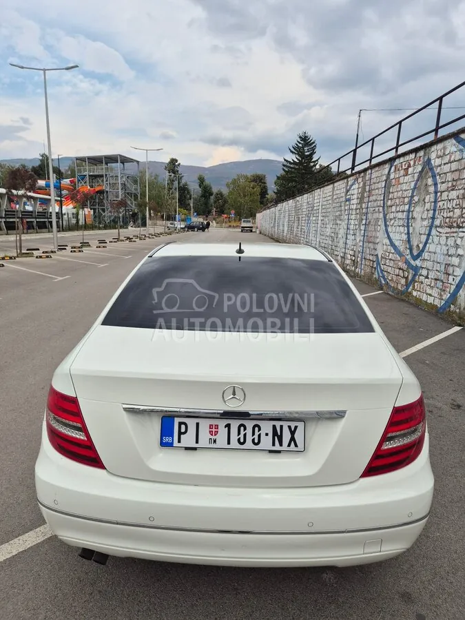 Mercedes-Benz C 200 2012 photo 4