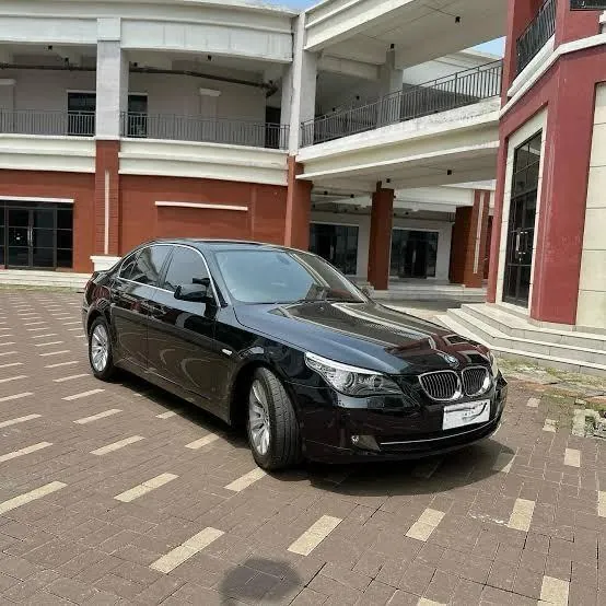 BMW 520I