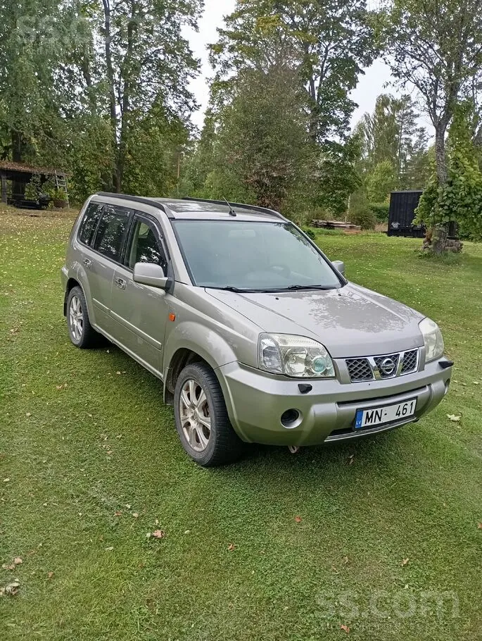 Nissan X-Trail 2003 photo 2