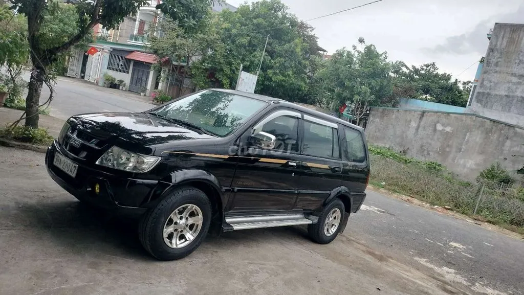 Isuzu Hilander