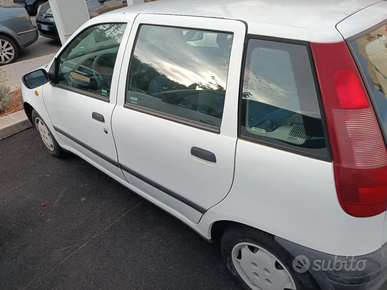 Fiat Punto 1997 photo 2
