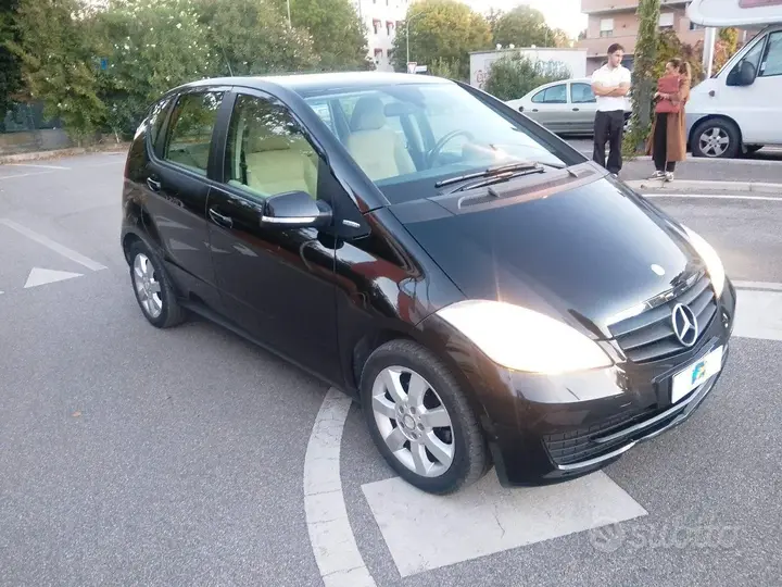 Mercedes-Benz A 160 2010 photo 3