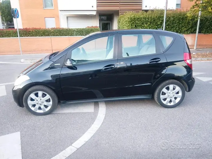 Mercedes-Benz A 160 2010 photo 4