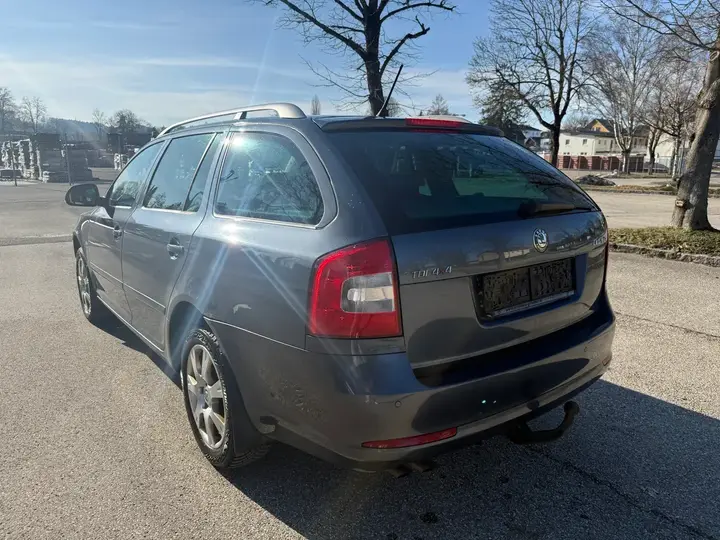 Skoda Octavia 2012 photo 3