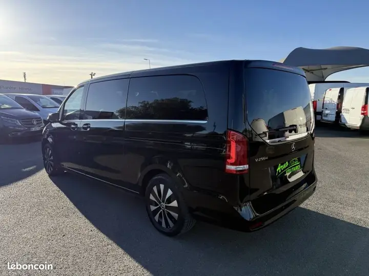 Mercedes-Benz V 2024 photo 4
