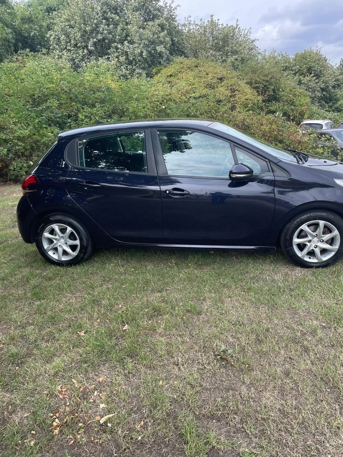 Peugeot 208 2015 photo 2