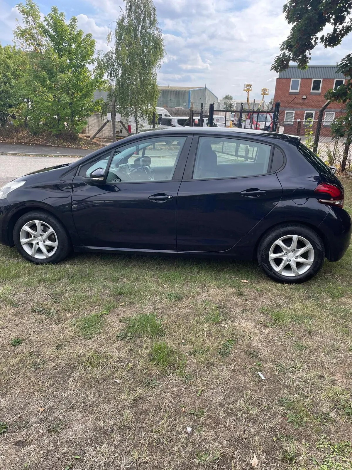 Peugeot 208 2015 photo 4