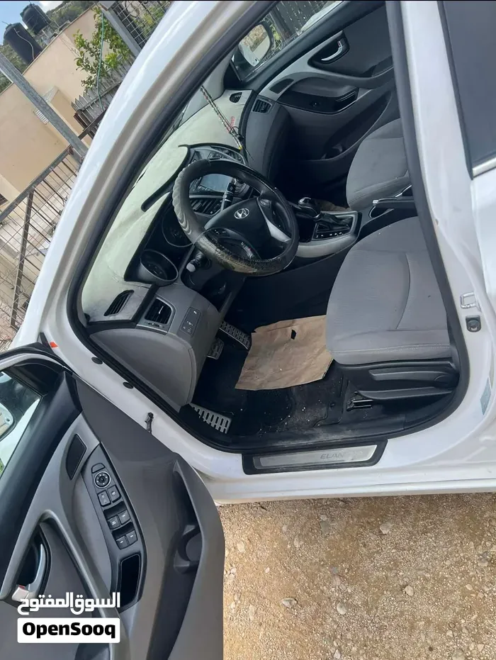 Hyundai Elantra 2015 photo 3